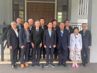 倉持功境町町議会議長及び野尻智治副町長一行